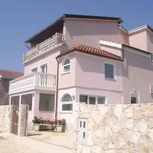 https://apartment-nada-banjole.in-istria.net